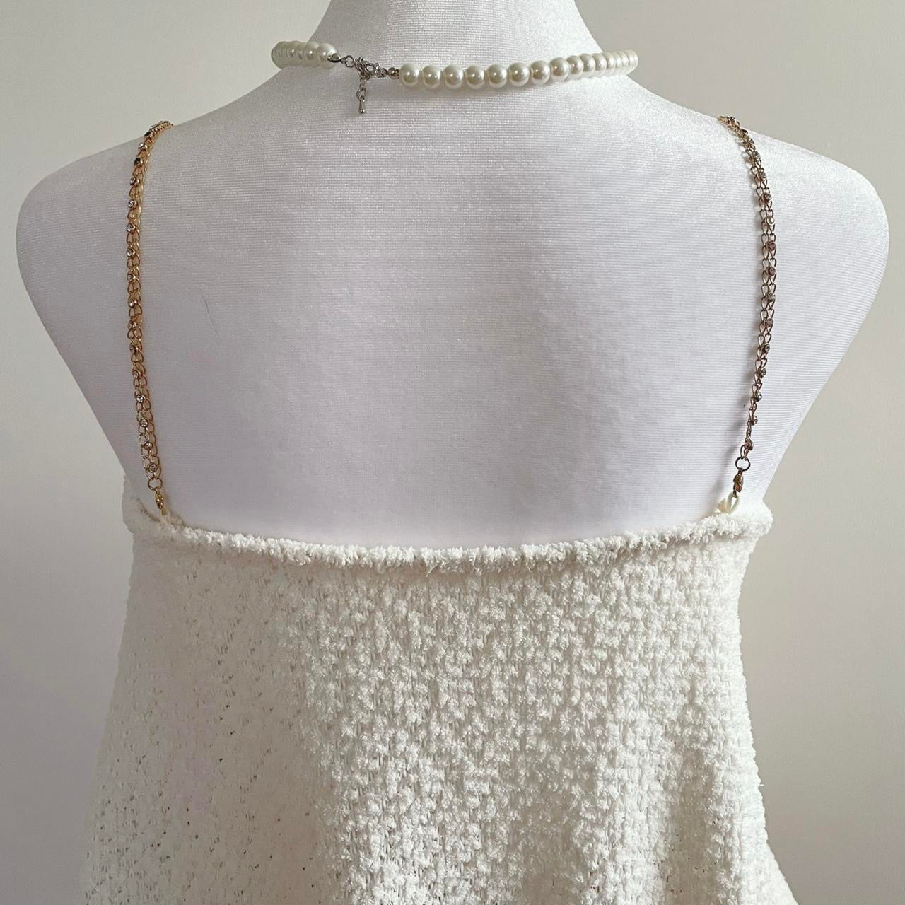 cream white fuzzy bow cami w gold chain ♡
