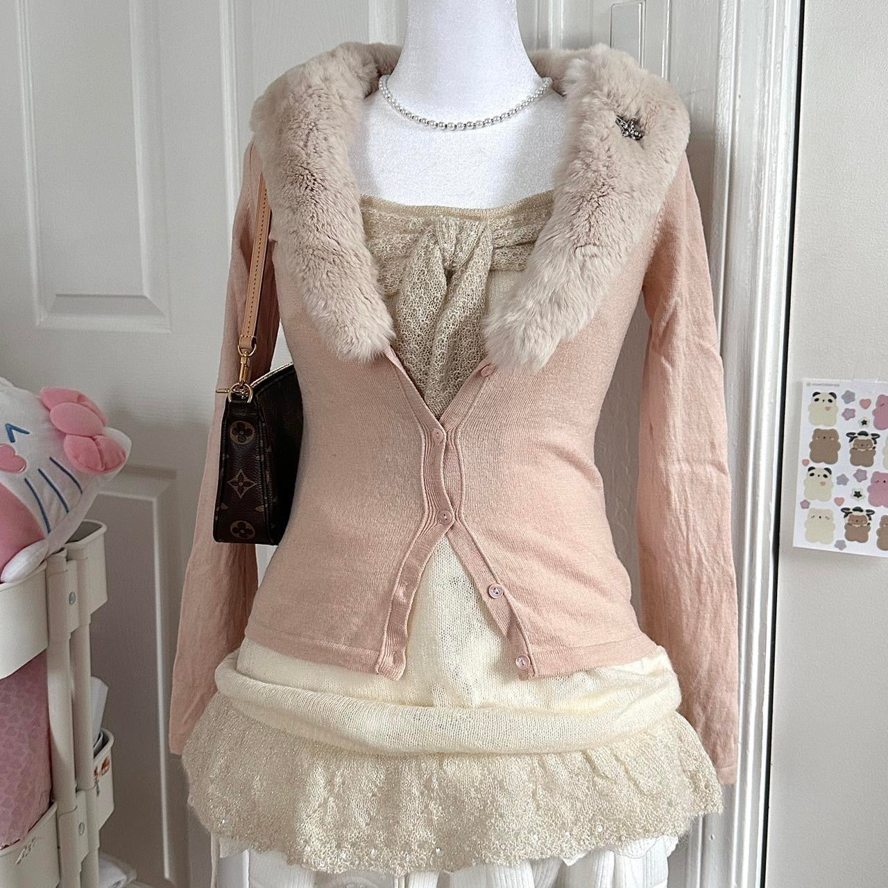 muted pink & beige fluffy fur collar cardigan ♡