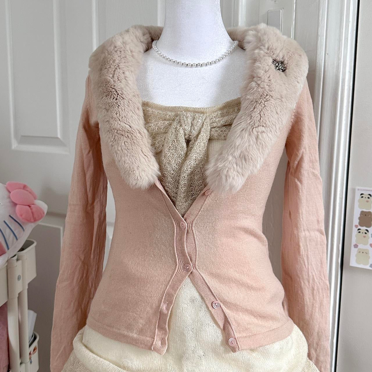 muted pink & beige fluffy fur collar cardigan ♡