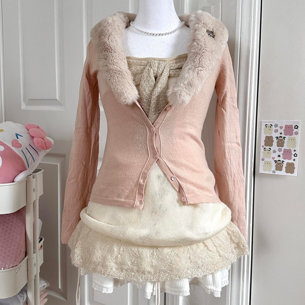 muted pink & beige fluffy fur collar cardigan ♡