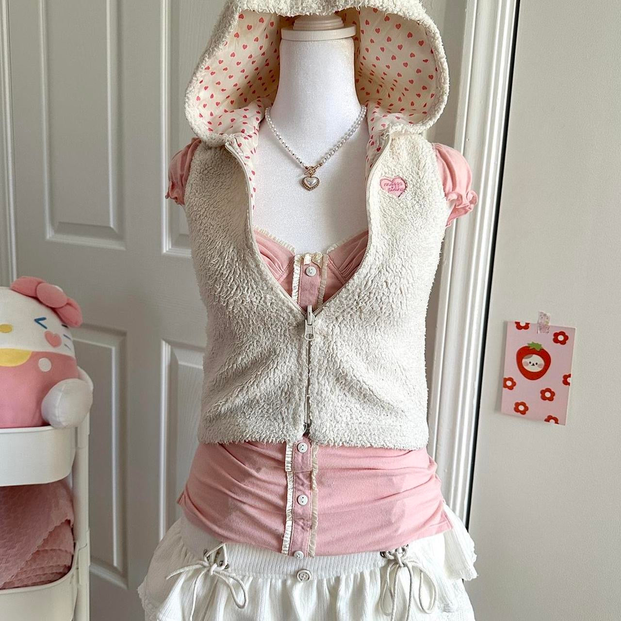 mezzo piano cream fuzzy hearts vest ☆