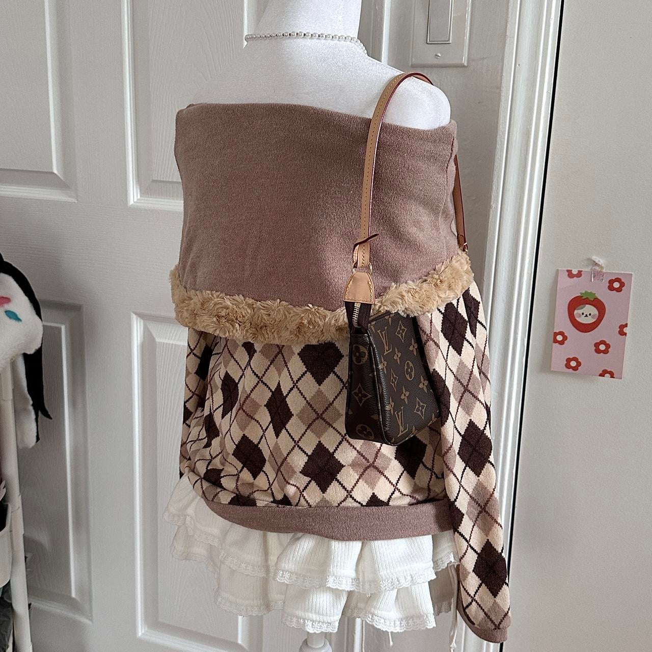 brown & cream argyle off shoulder long sleeve w fur ☆