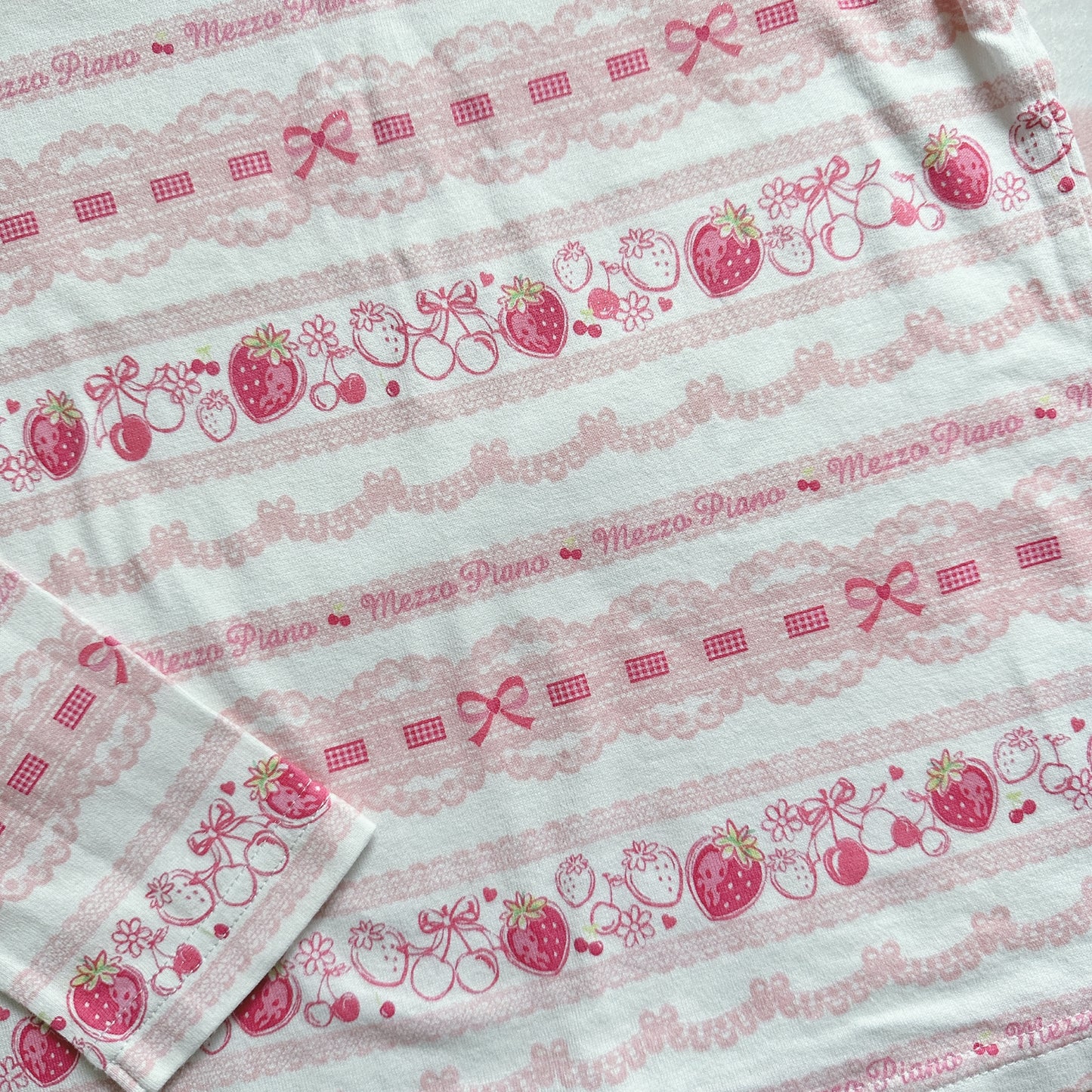 mezzo piano strawberry ribbon patterned longsleeve 🍓⋆ ˚｡⋆୨୧˚